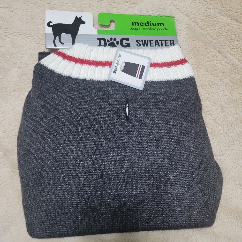 Pet Sweater with Stripes Fashion sweater for dogs, Medium  NEW